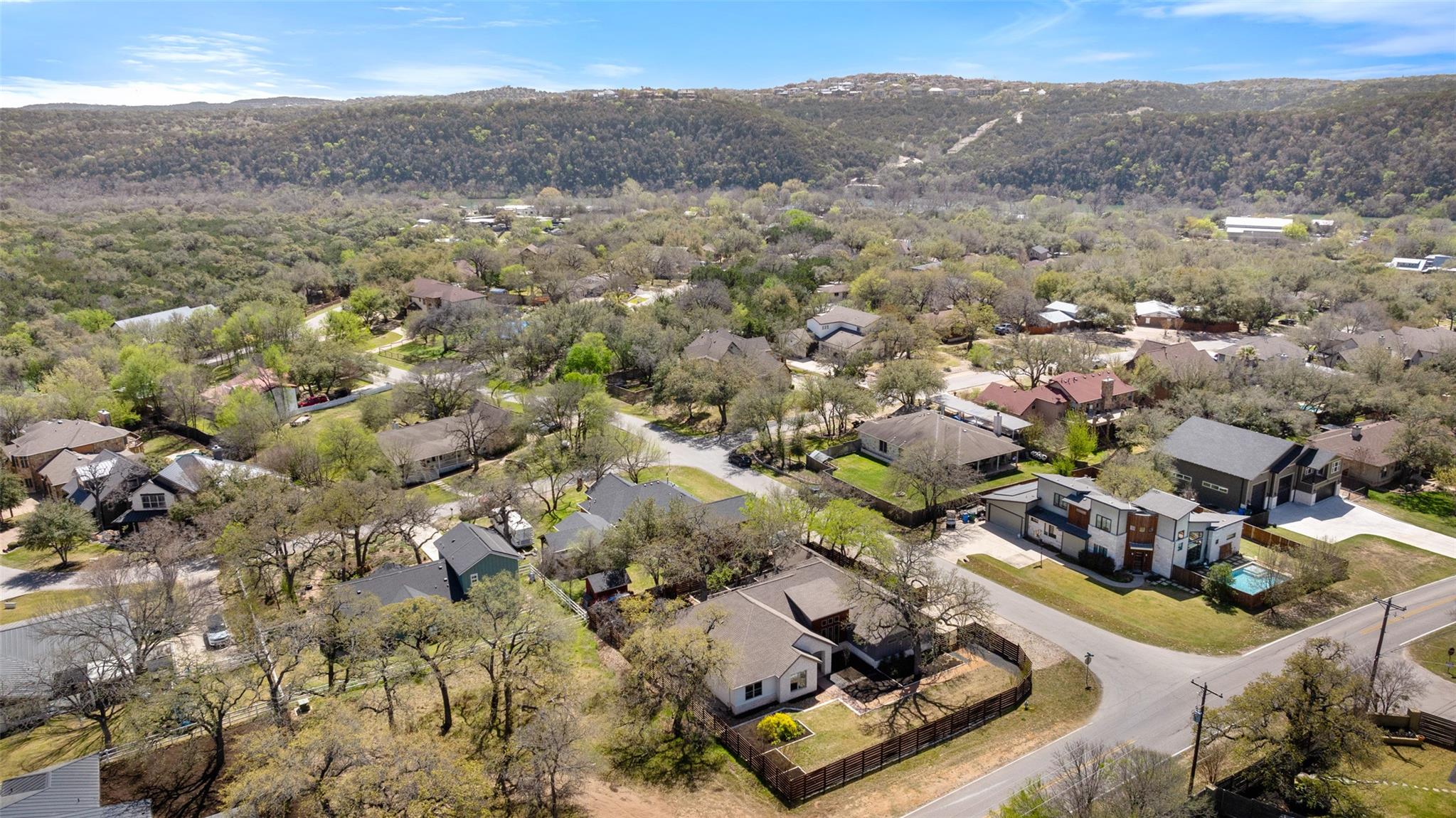 1017 S Quinlan Park RD