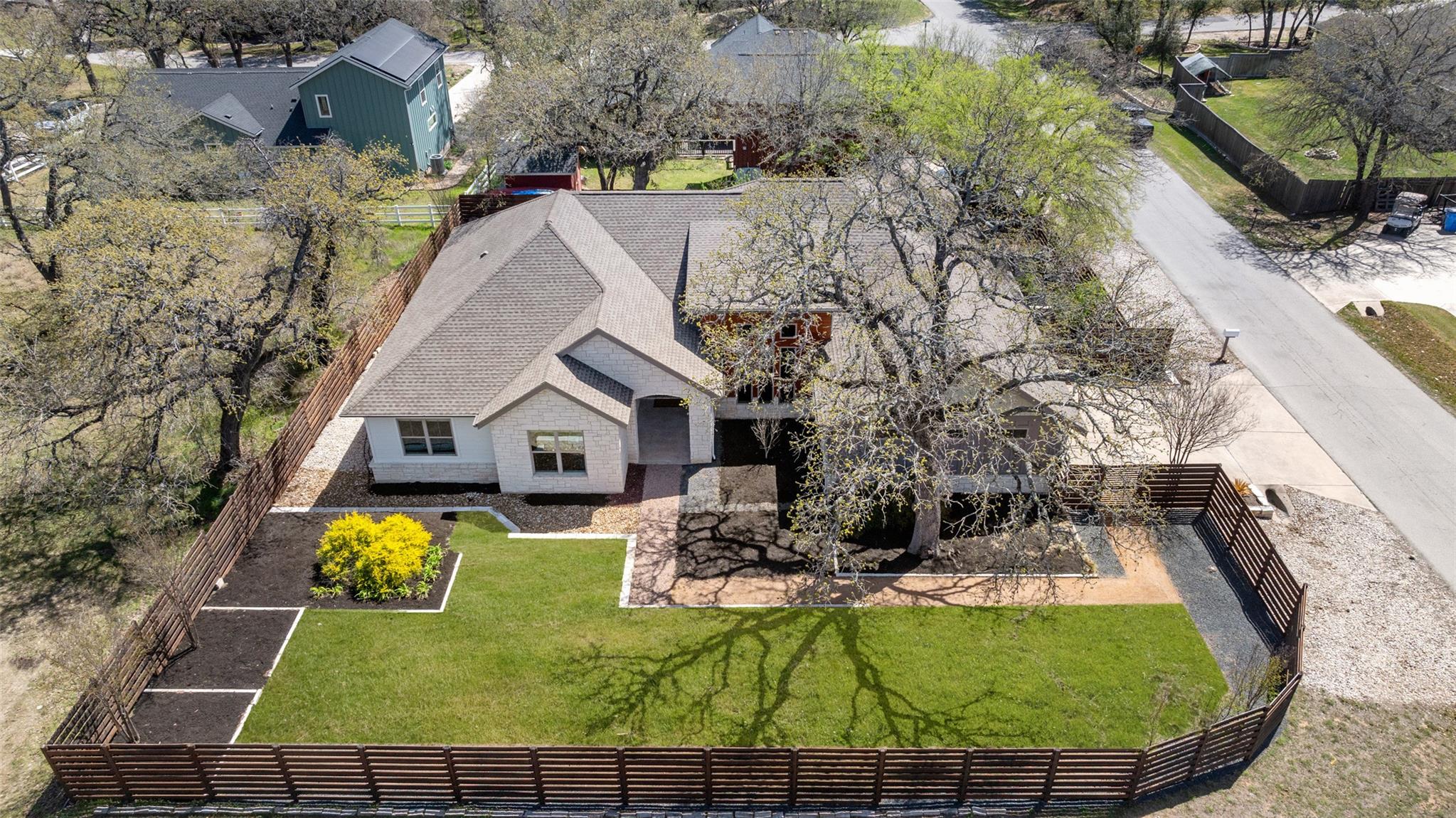 1017 S Quinlan Park RD