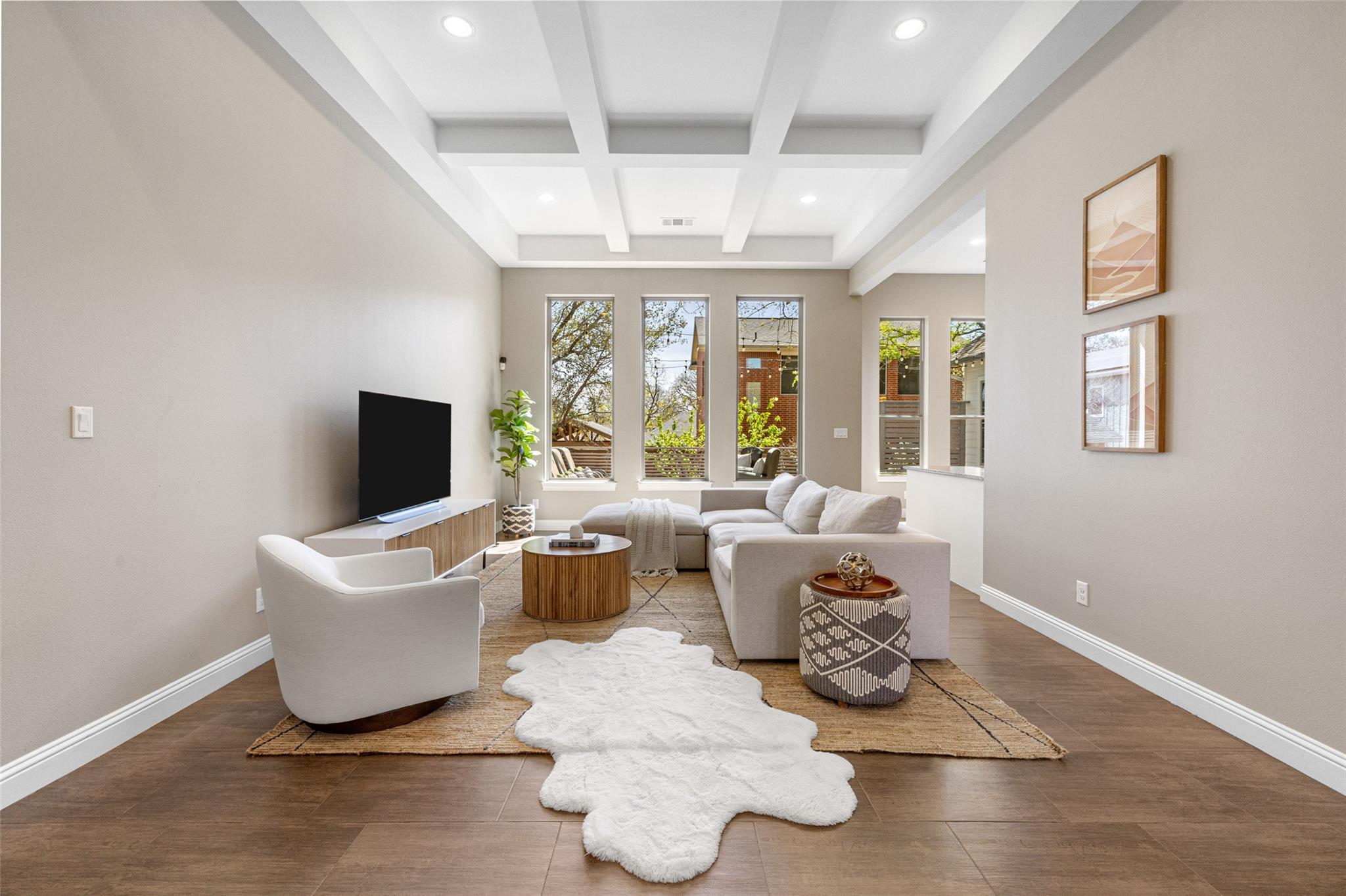 1017 S Quinlan Park RD