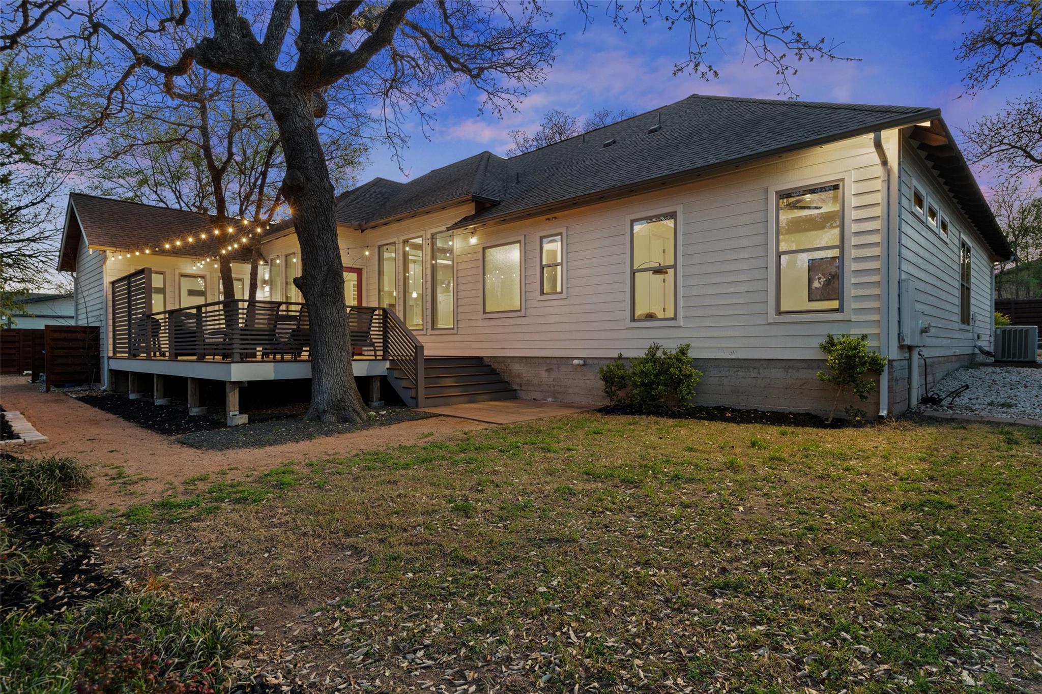 1017 S Quinlan Park RD