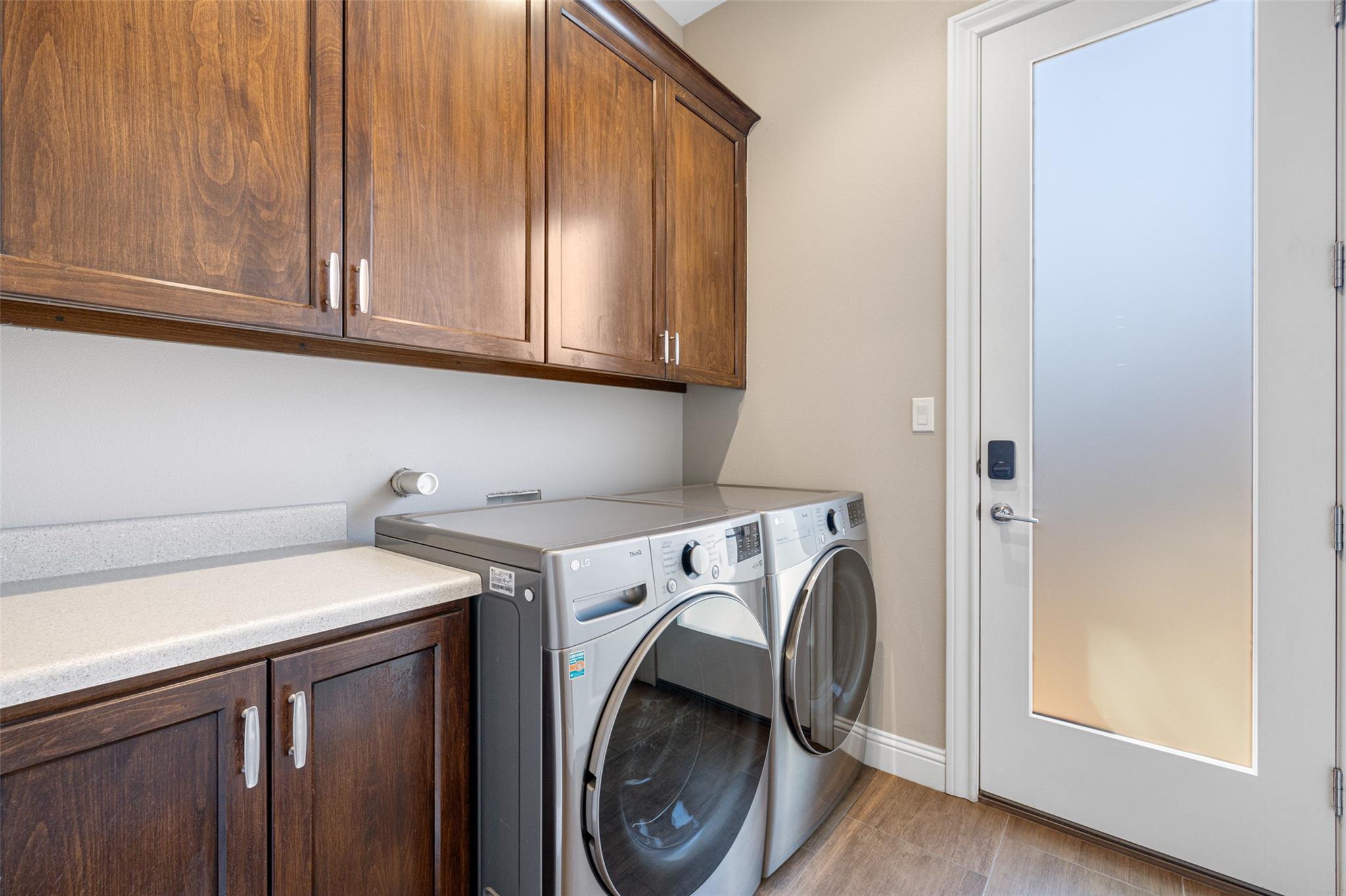 1017 S Quinlan Park RD