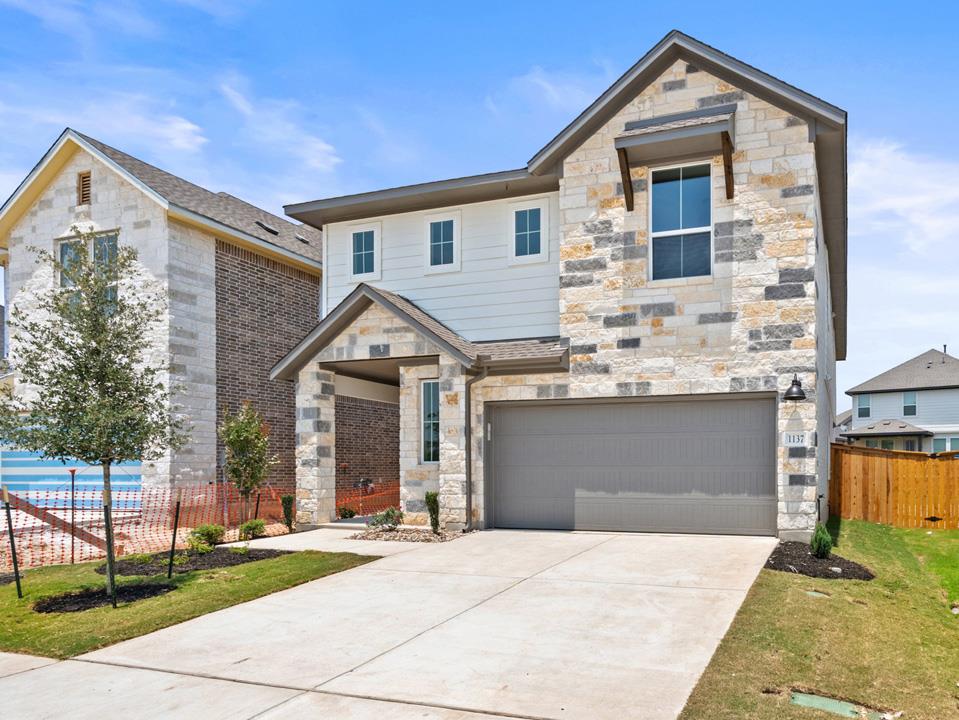 1137 North Roger Hanks Parkway