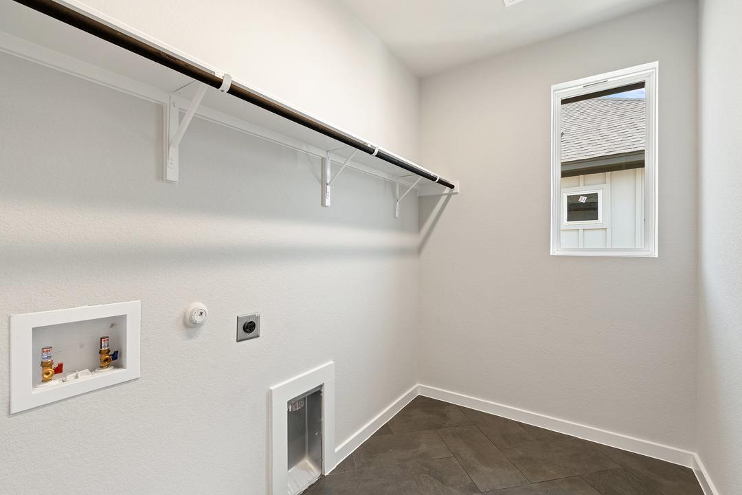 1137 North Roger Hanks Parkway