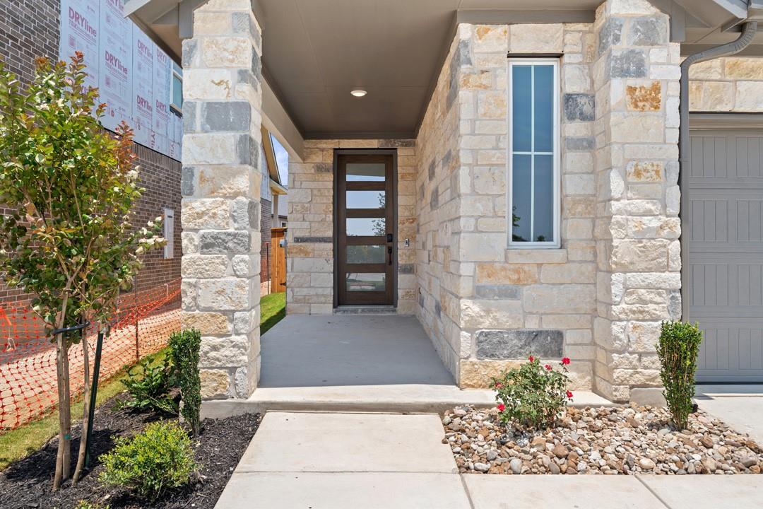 1137 North Roger Hanks Parkway