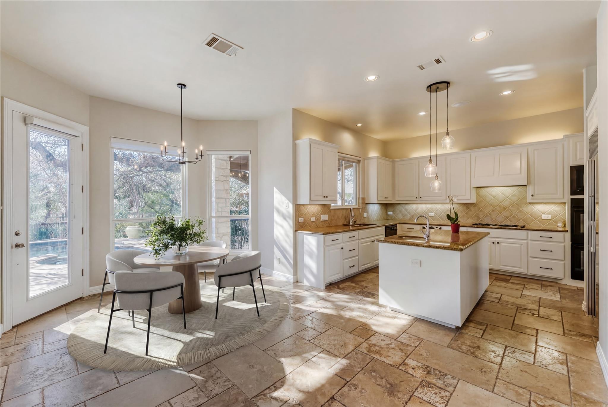 3704 Kenora CT