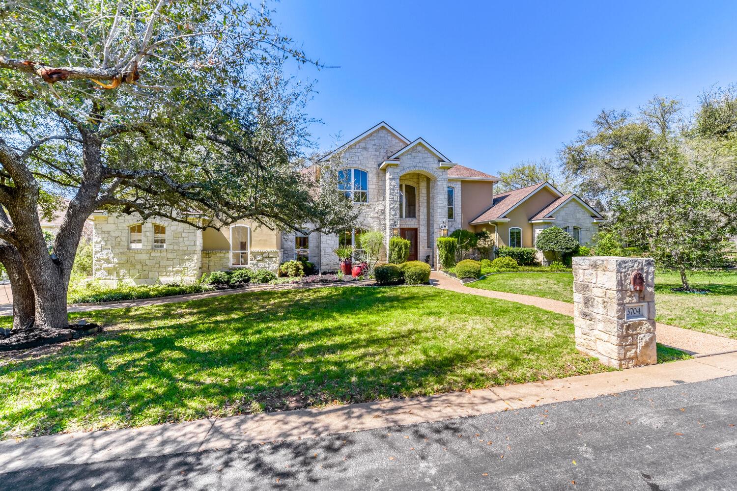 3704 Kenora CT
