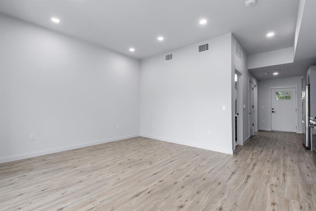 4004 Banister LN # 211