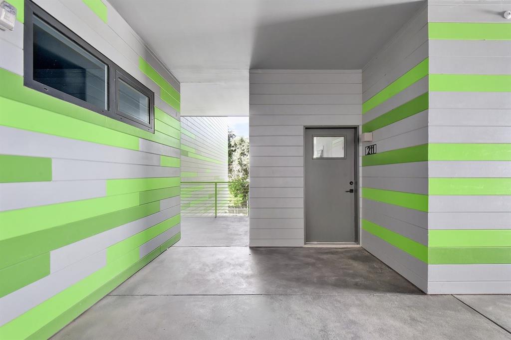 4004 Banister LN # 211