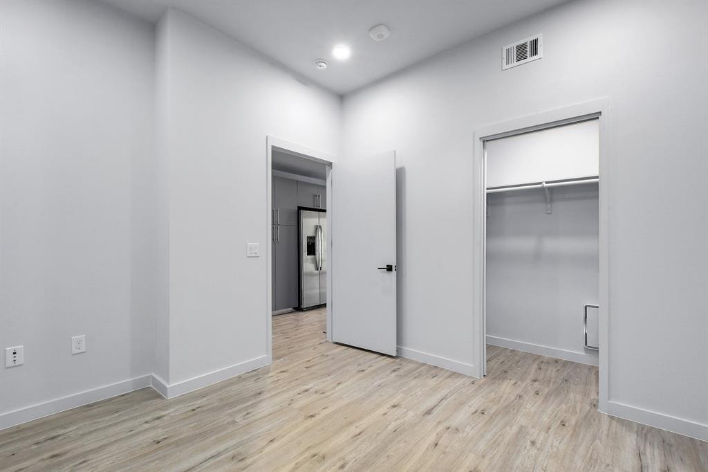 4004 Banister LN # 211