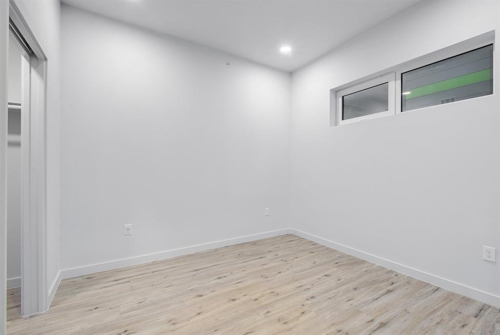 4004 Banister LN # 211