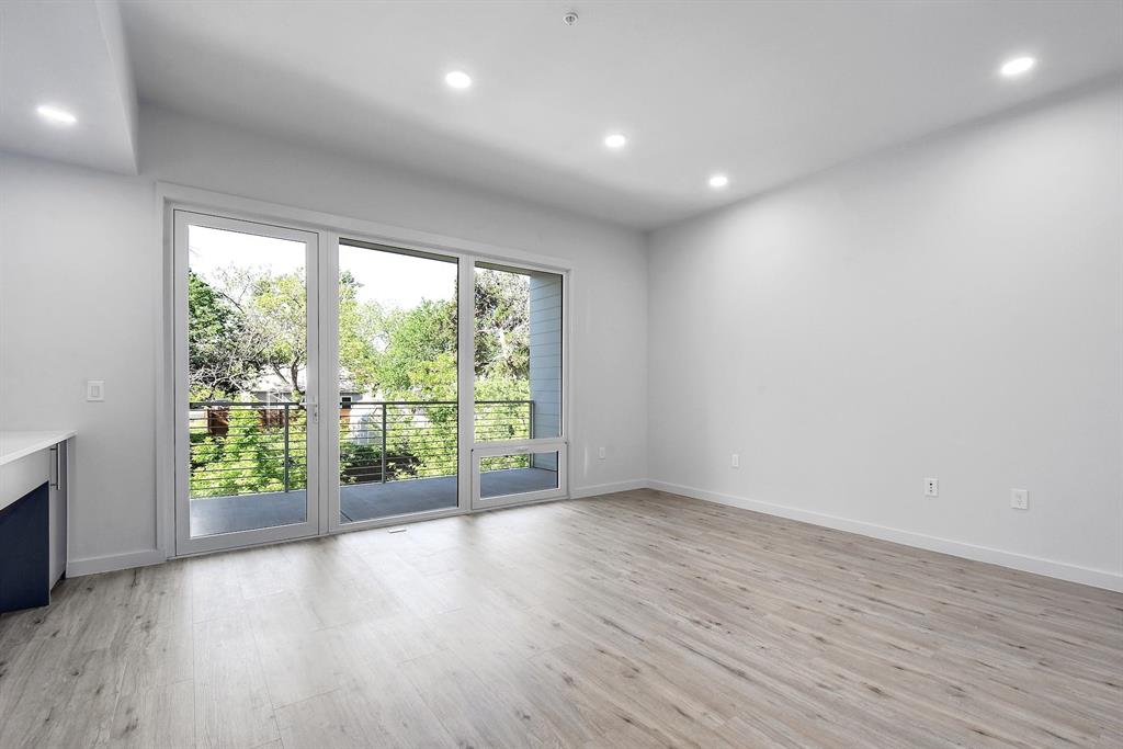 4004 Banister LN # 211