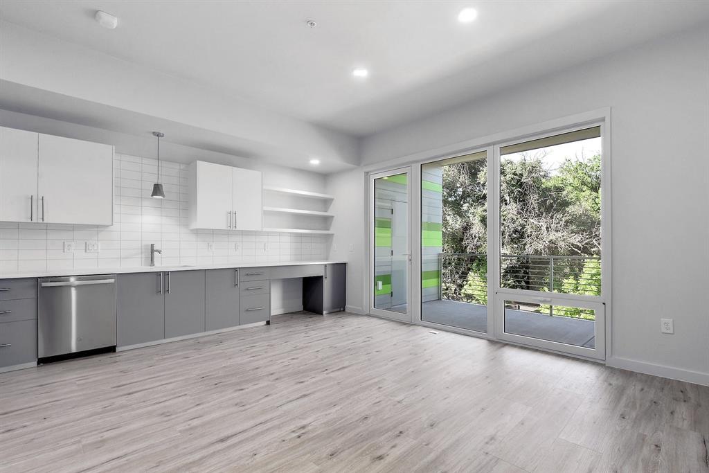 4004 Banister LN # 211