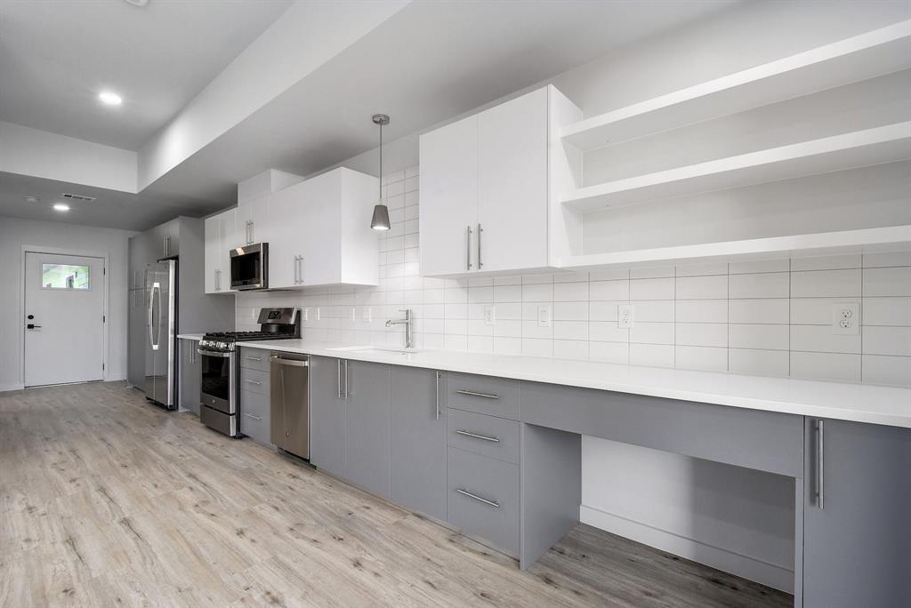 4004 Banister LN # 211