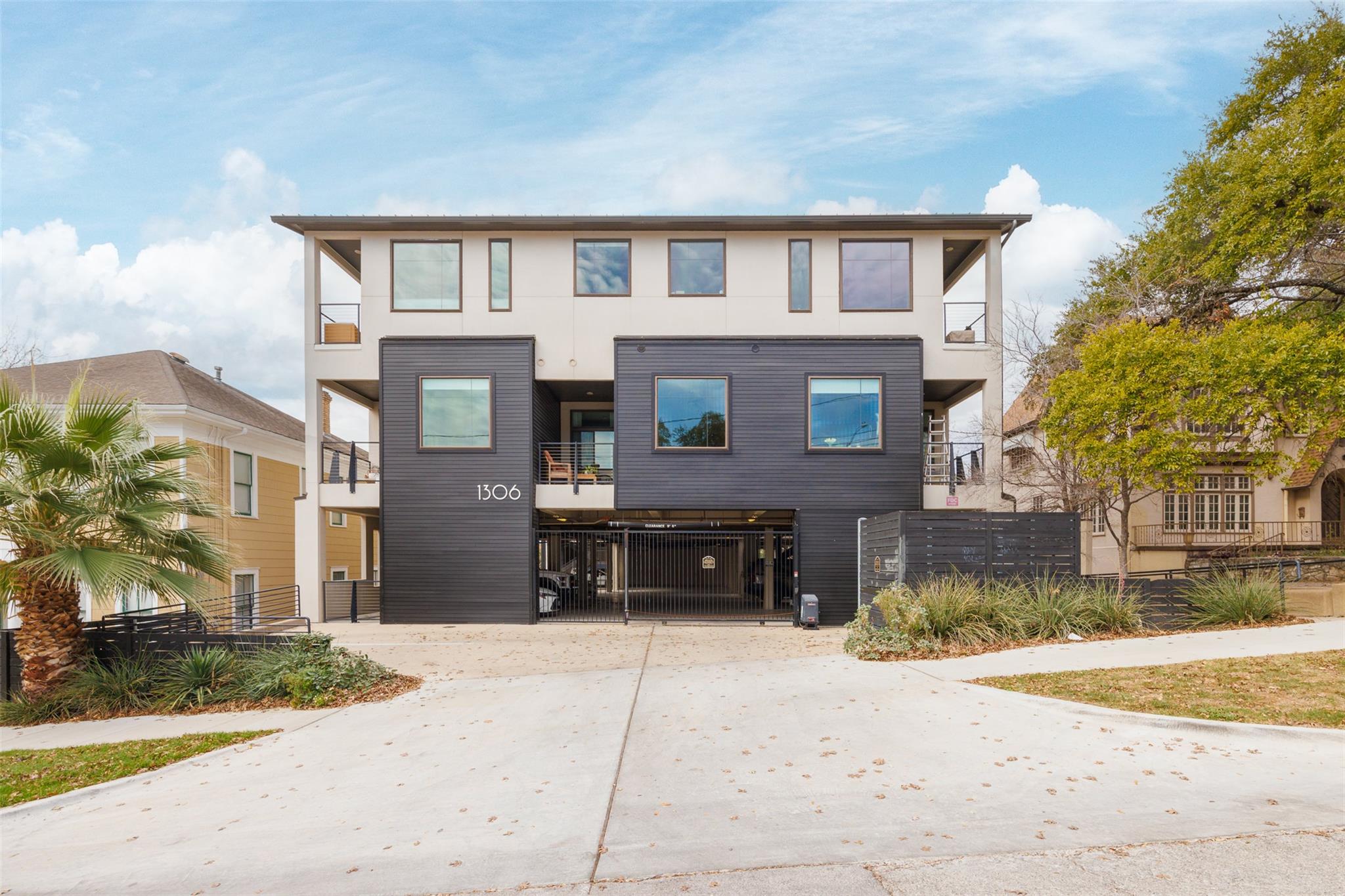 1306 West Ave # 205