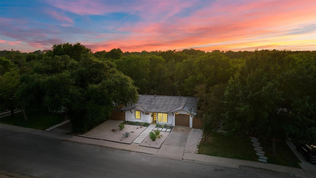 2608 East Side DR