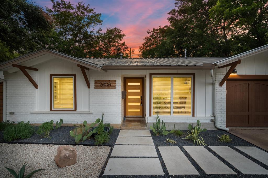 2608 East Side DR