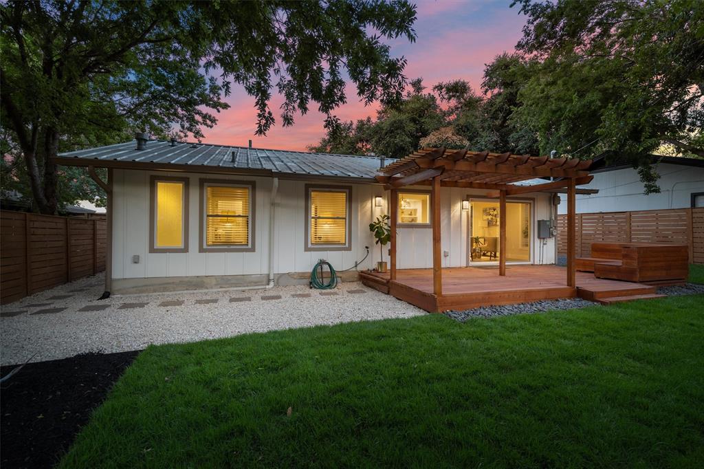 2608 East Side DR