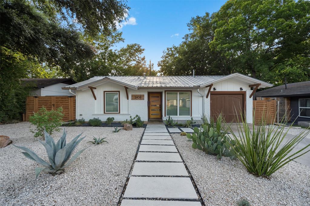 2608 East Side DR