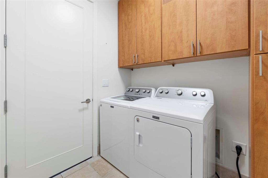 200 Congress Ave # 30H