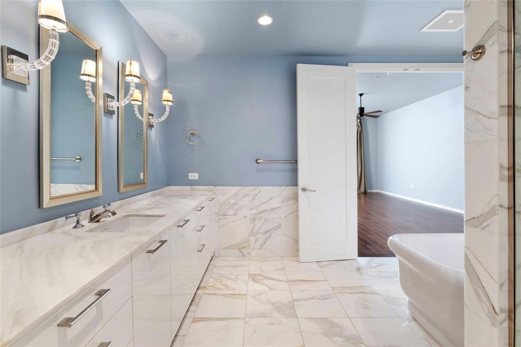 200 Congress Ave # 30H