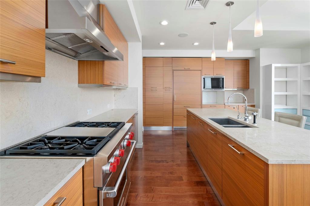 200 Congress Ave # 30H