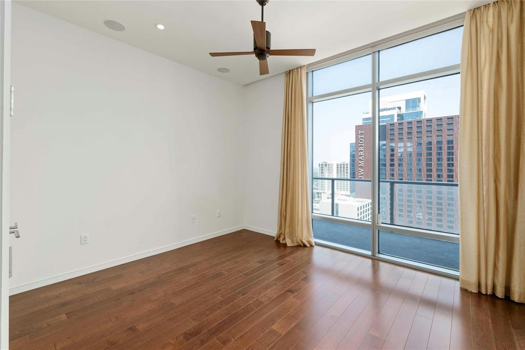 200 Congress Ave # 30H