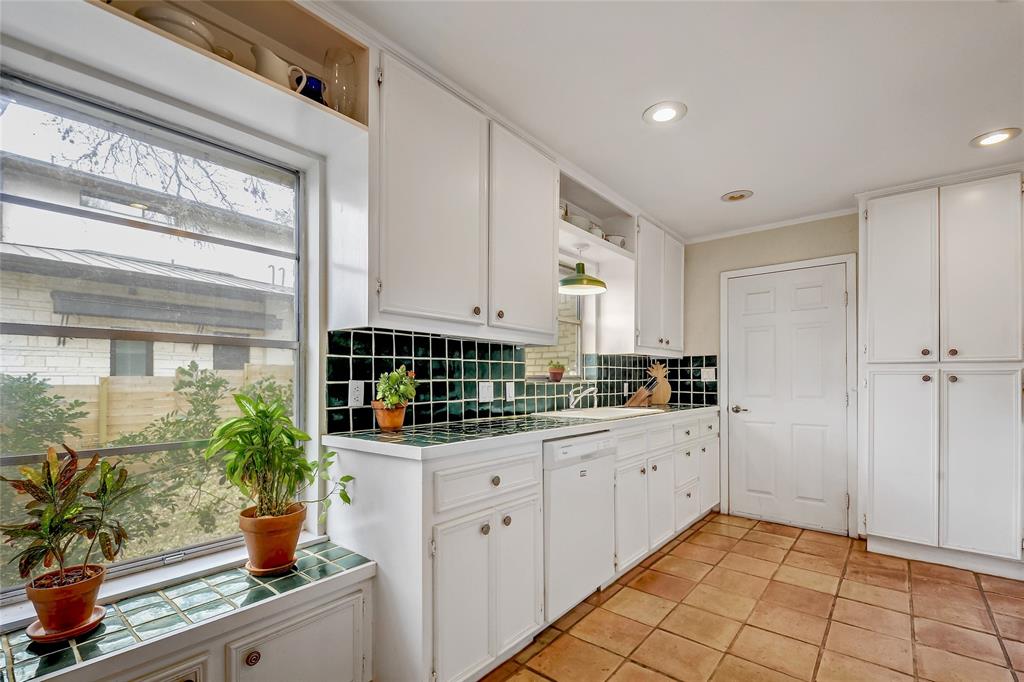 4828 Rollingwood DR