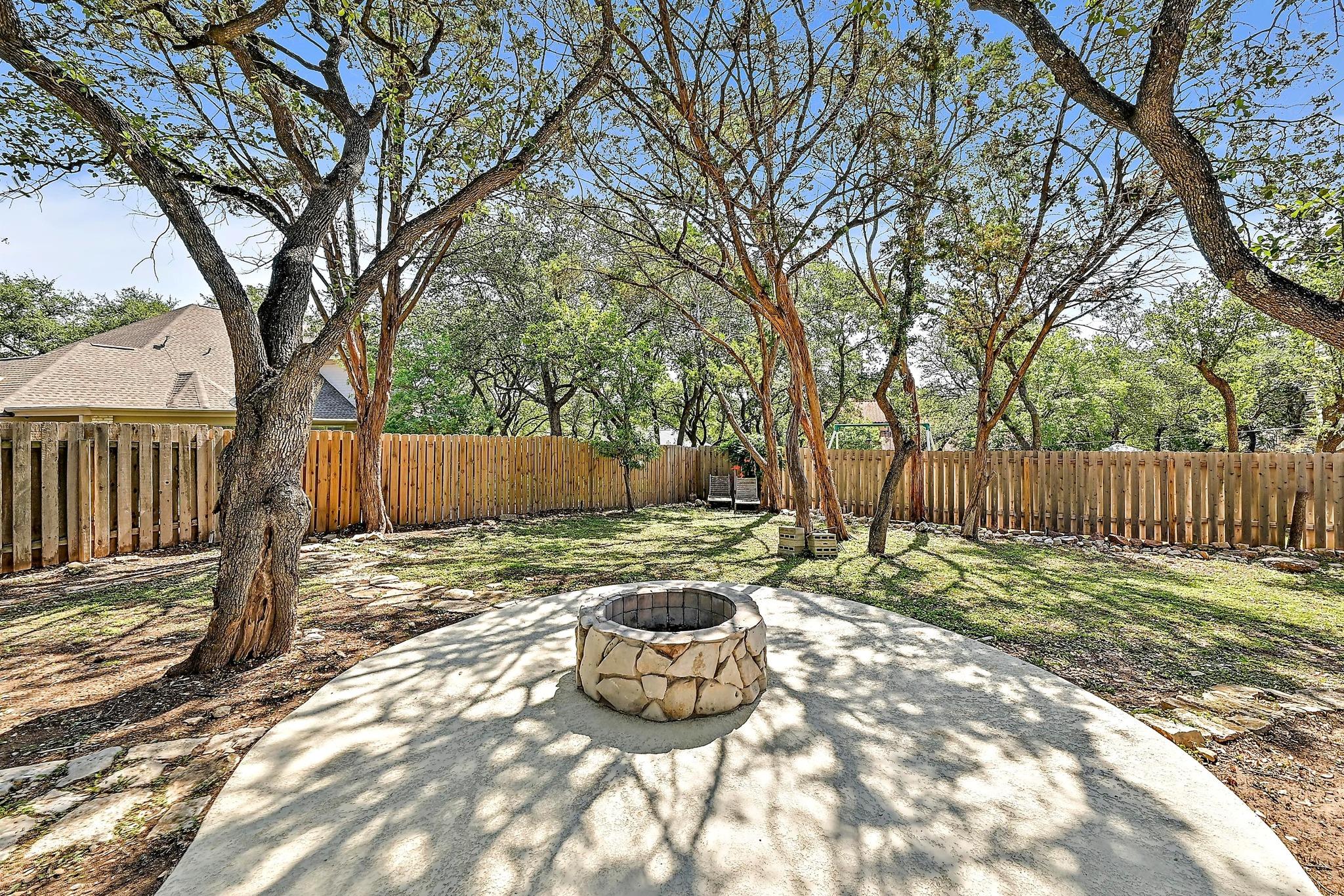 106 Los Altos DR