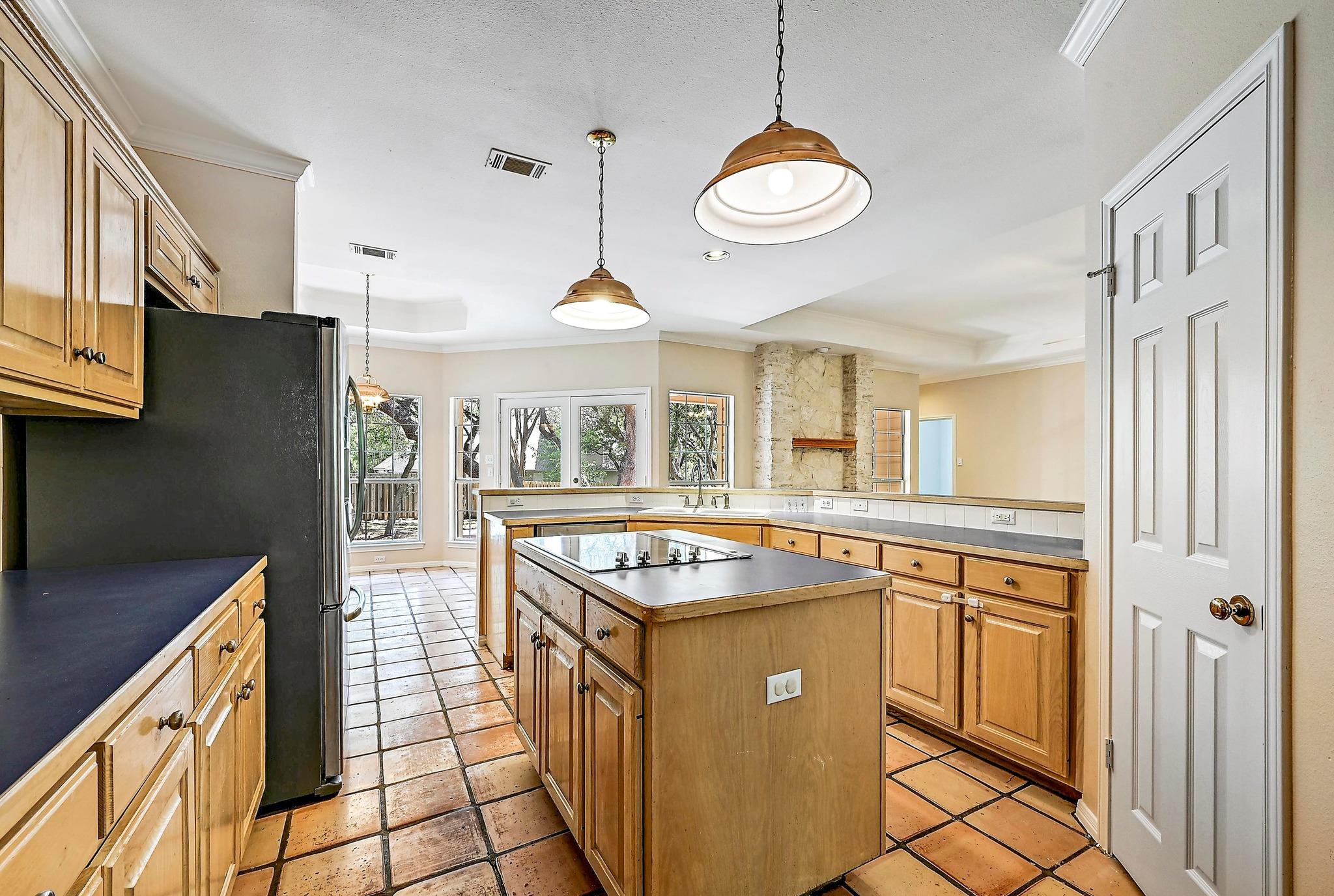 106 Los Altos DR