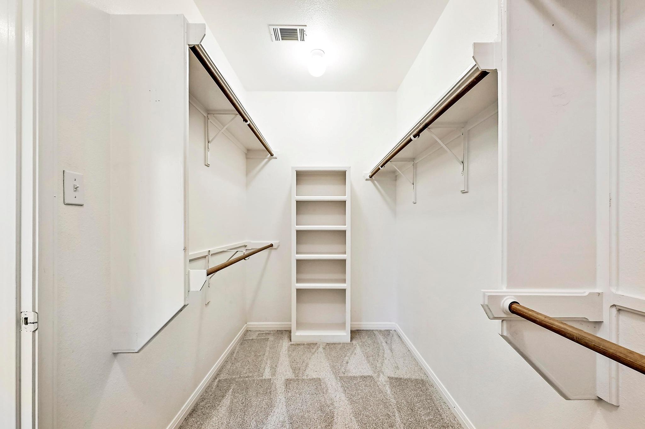 106 Los Altos DR