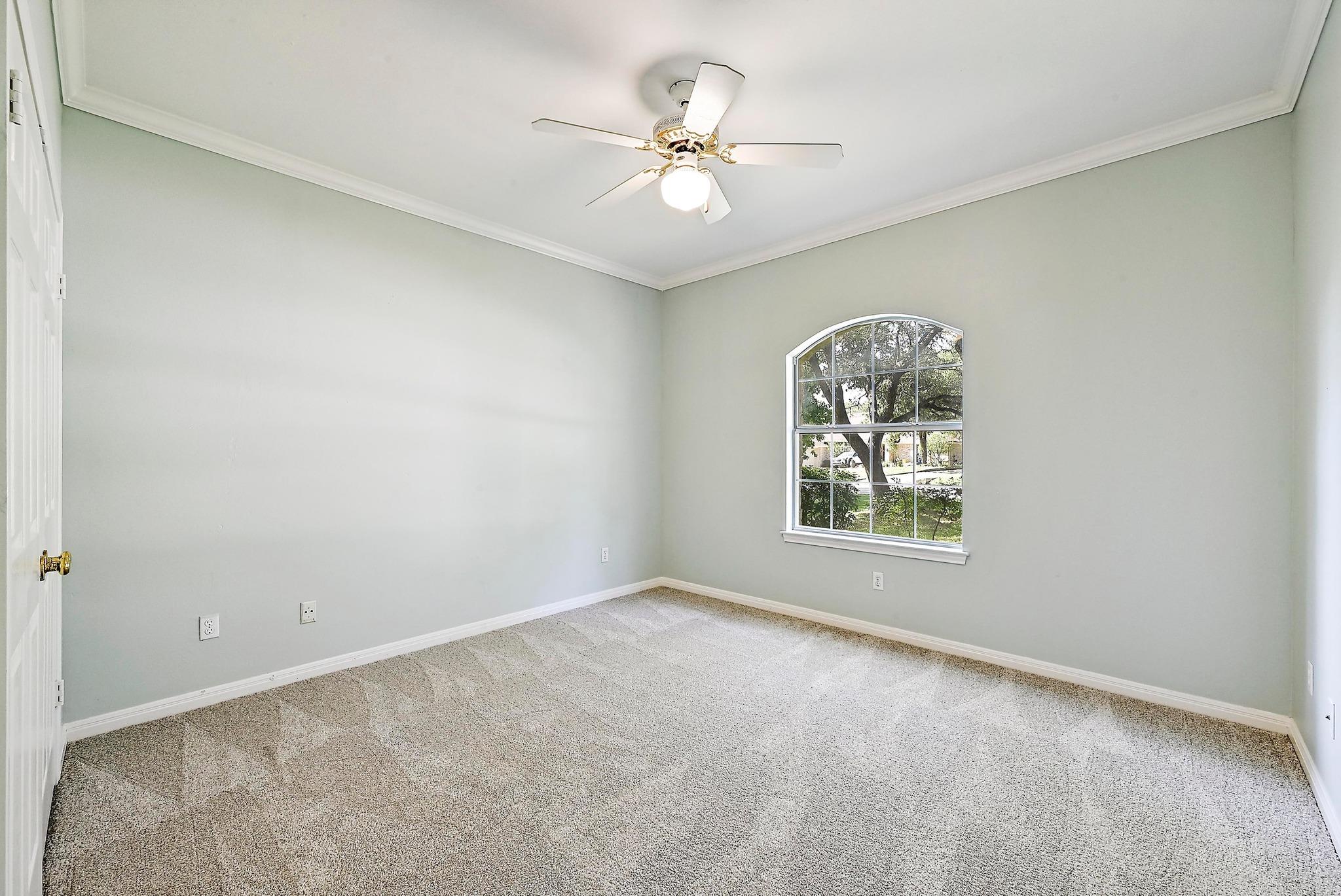 106 Los Altos DR