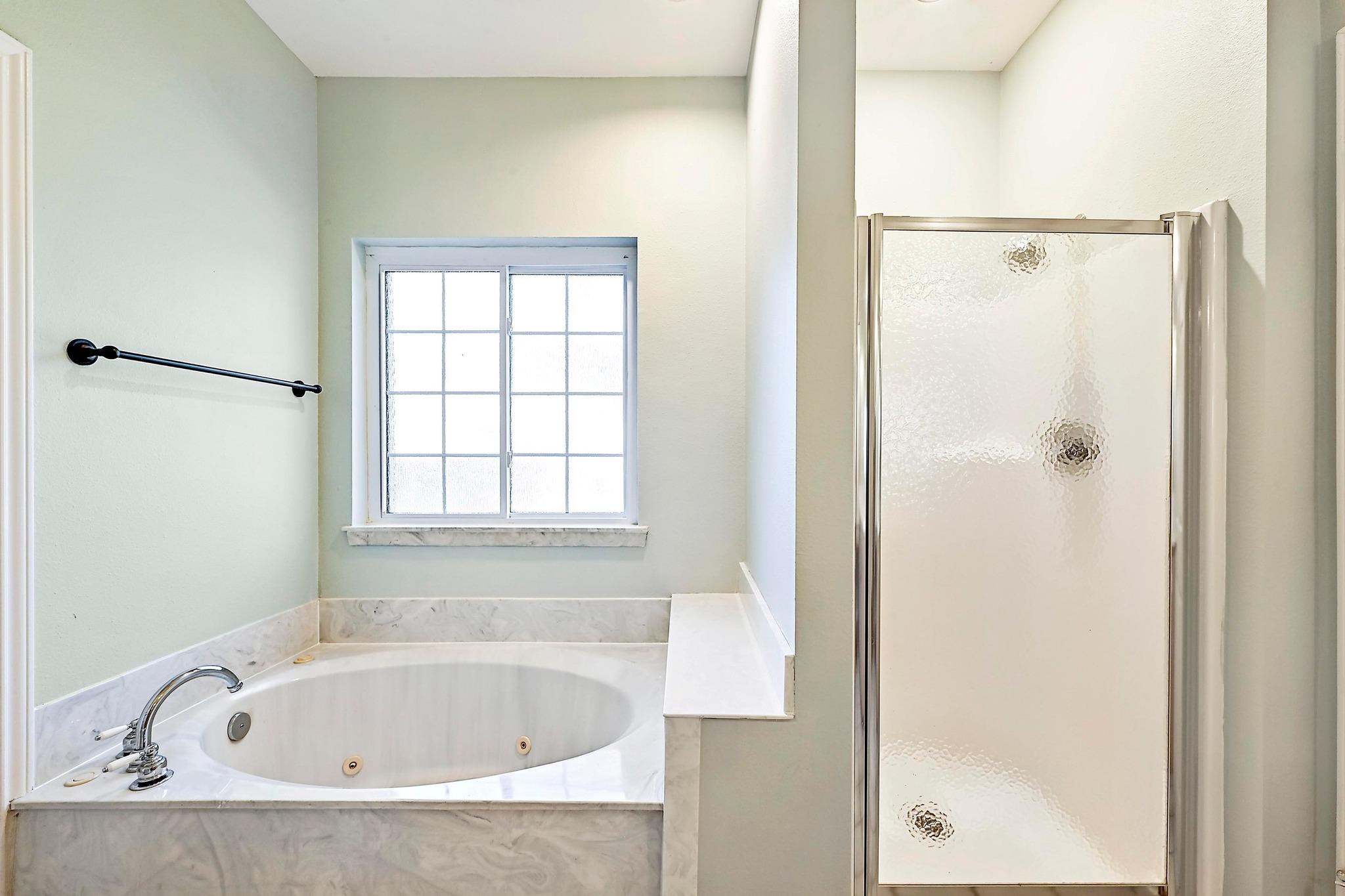 106 Los Altos DR