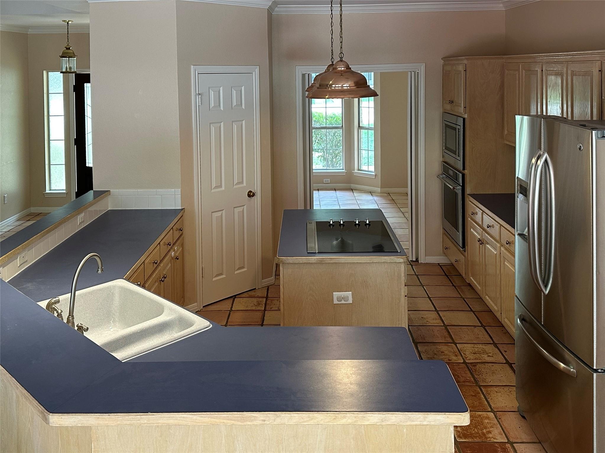 106 Los Altos DR