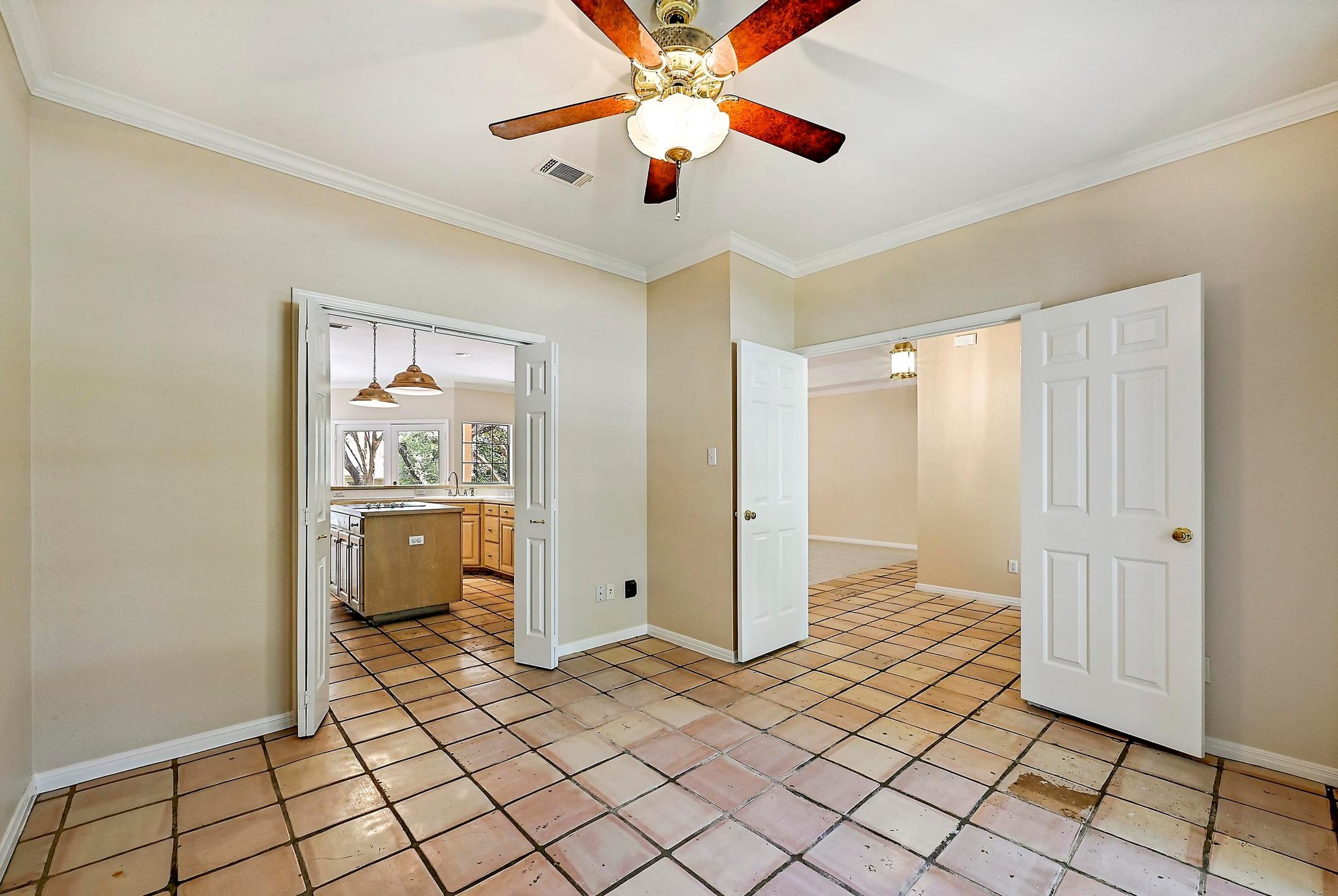 106 Los Altos DR