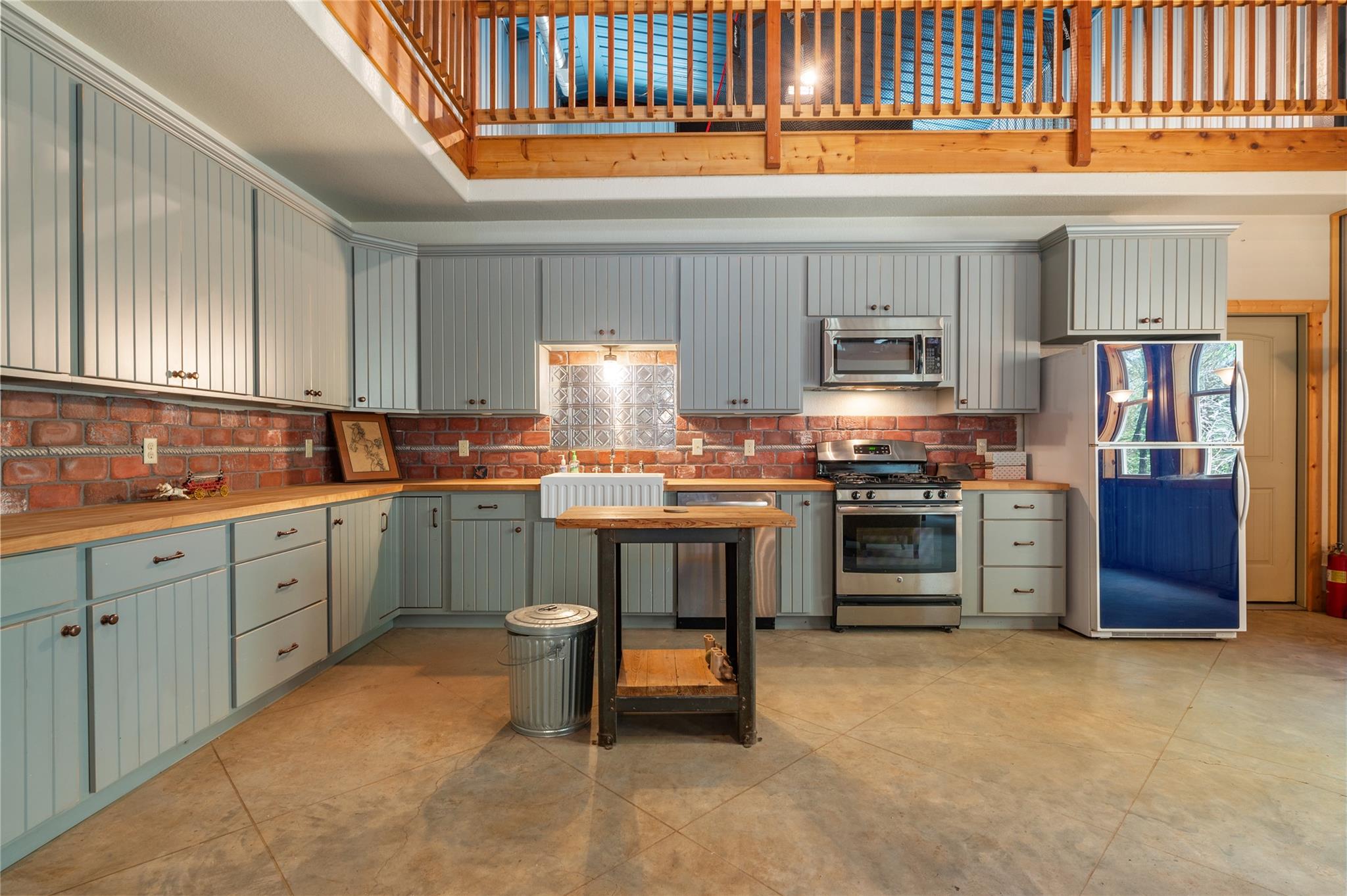 136 Red Fox LN