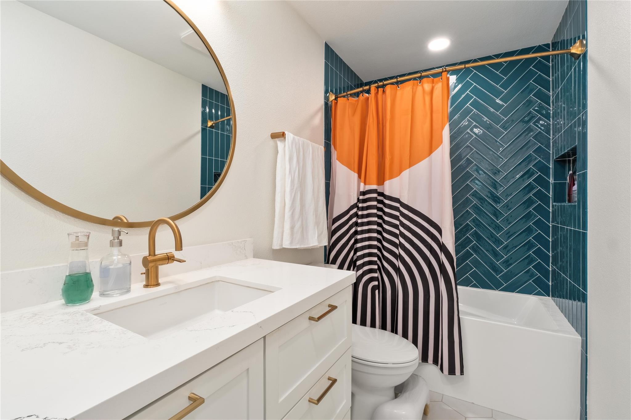 2450 Ashdale DR # D228