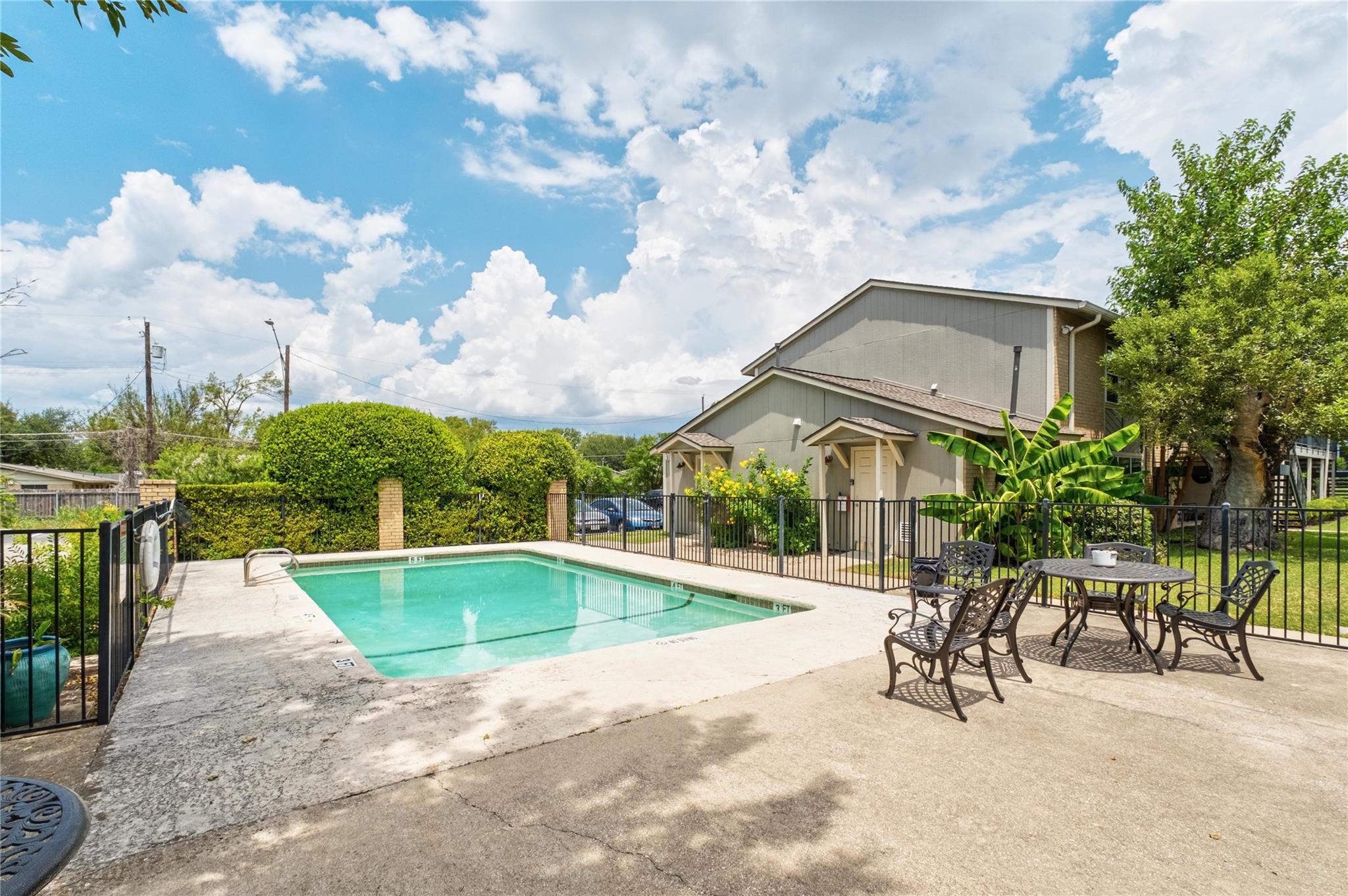 2450 Ashdale DR # D228