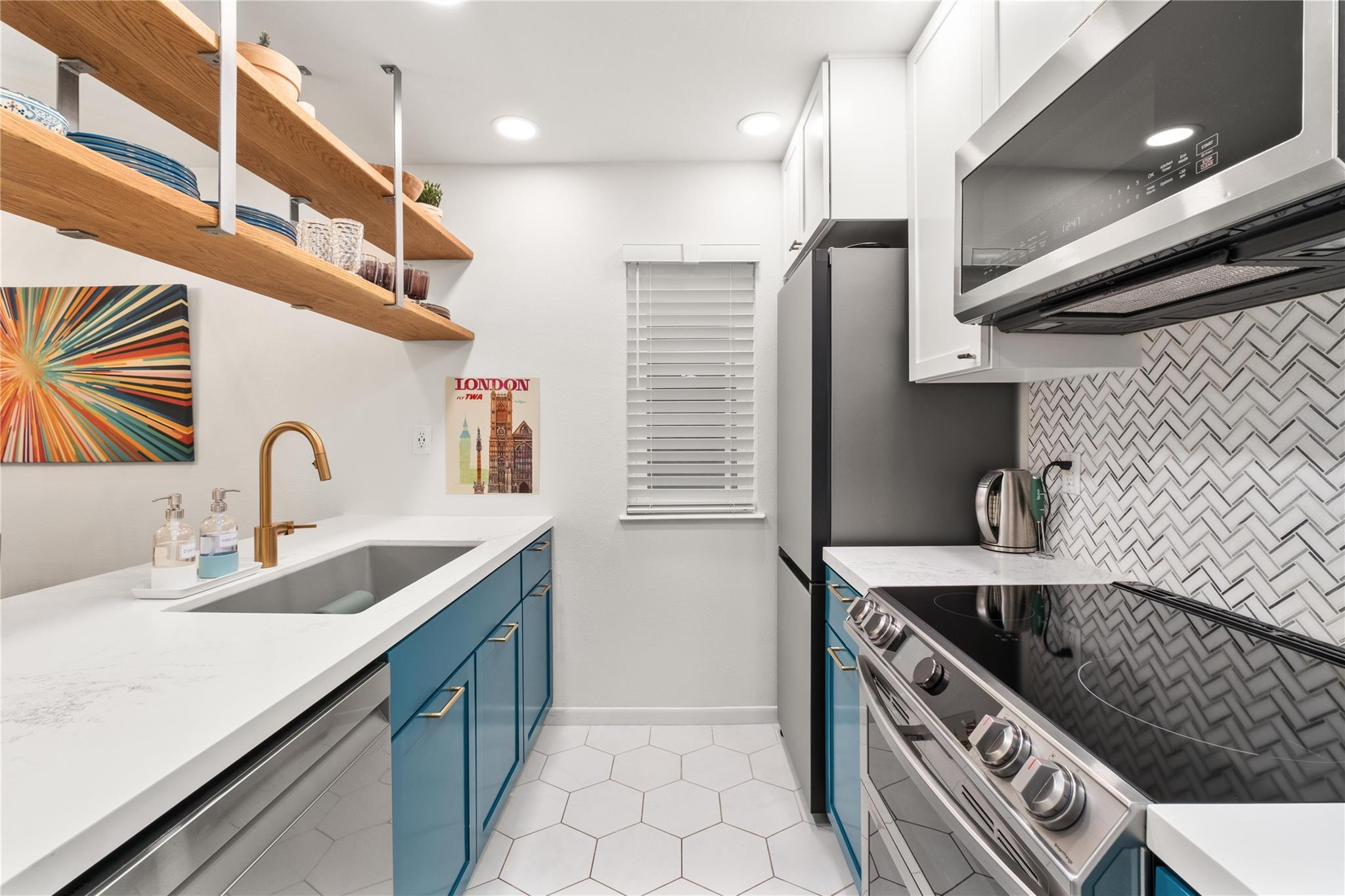 2450 Ashdale DR # D228