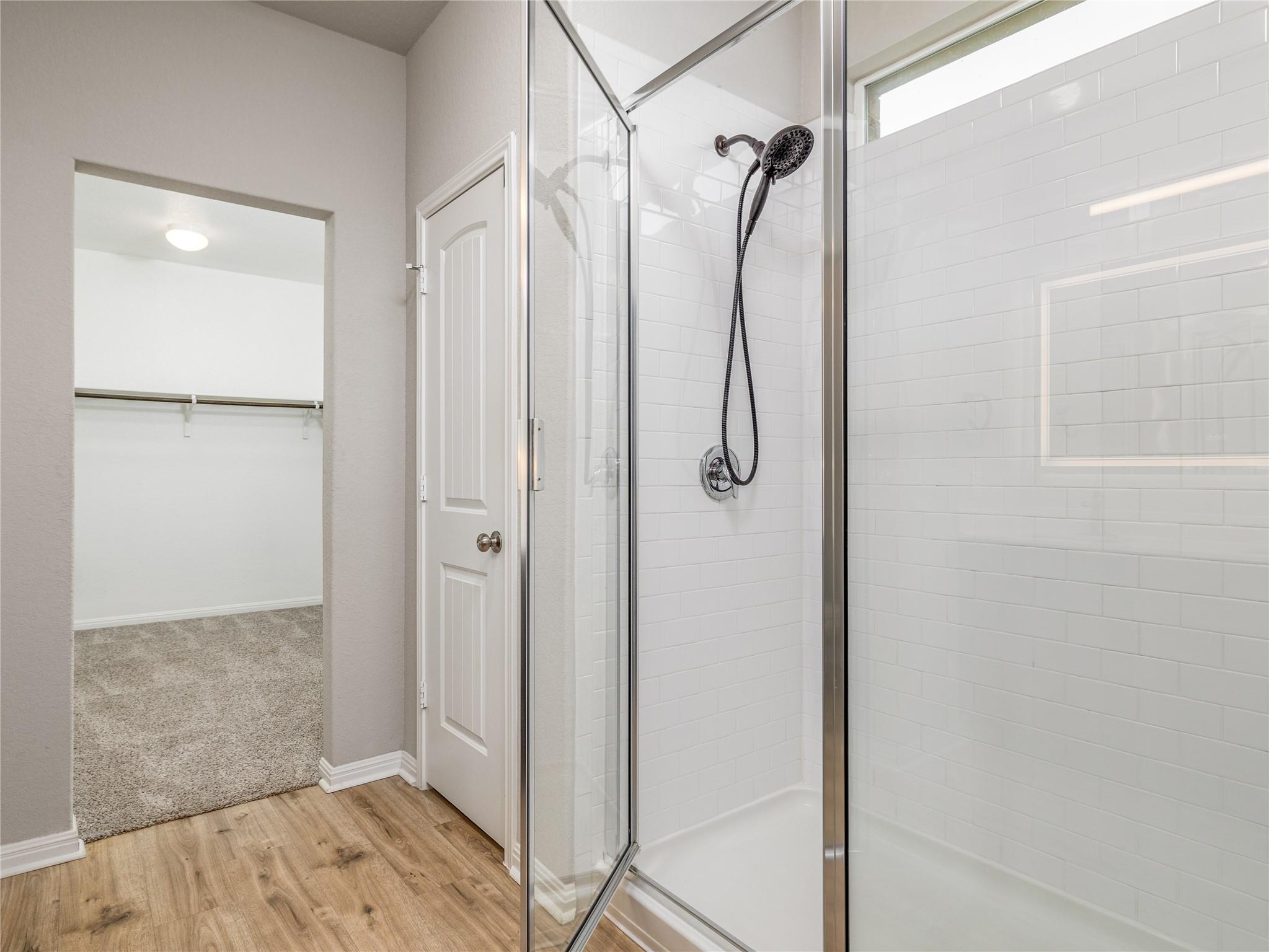 121 Struss DR