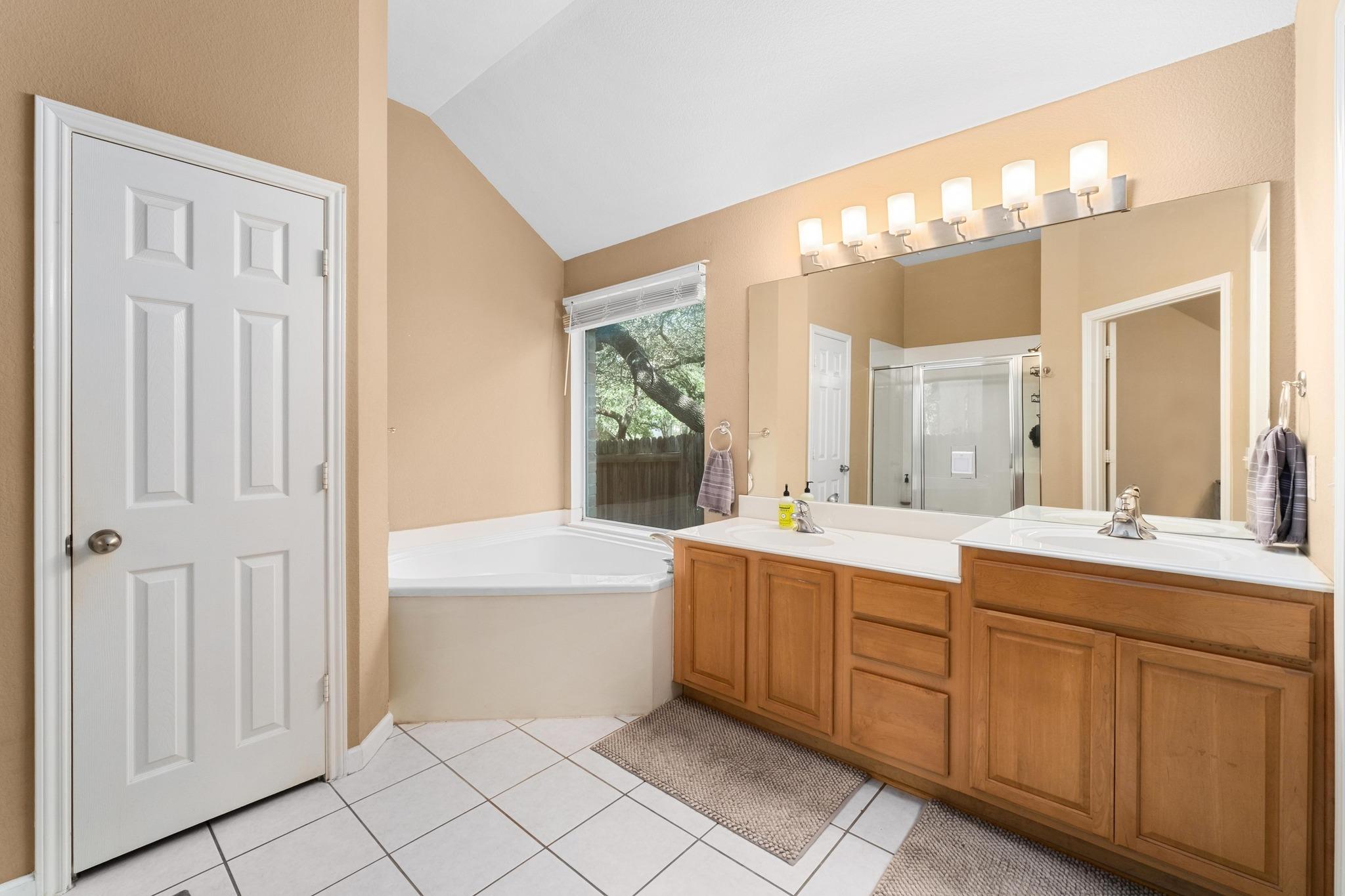 10609 Thoroughbred DR