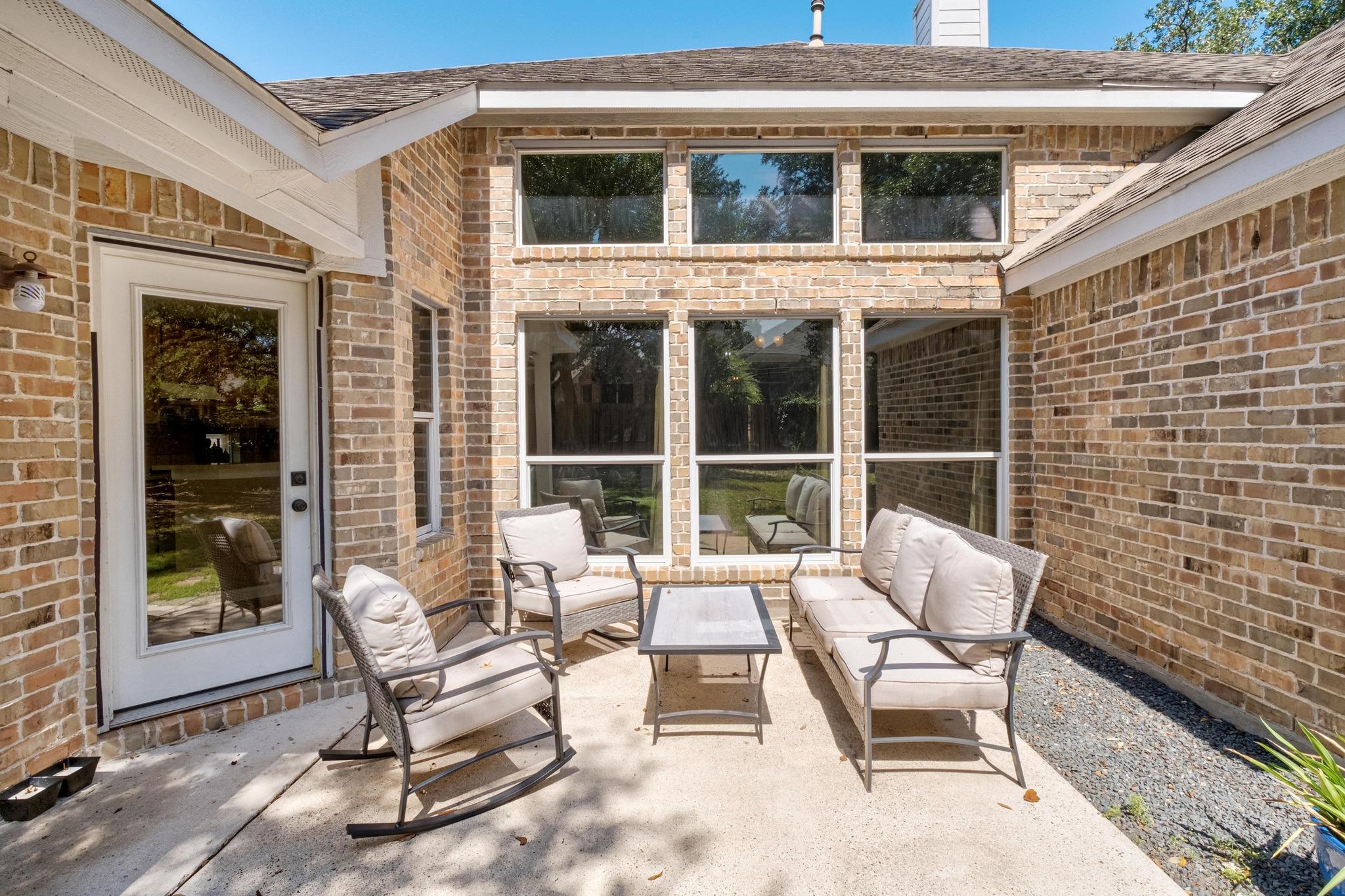 10609 Thoroughbred DR