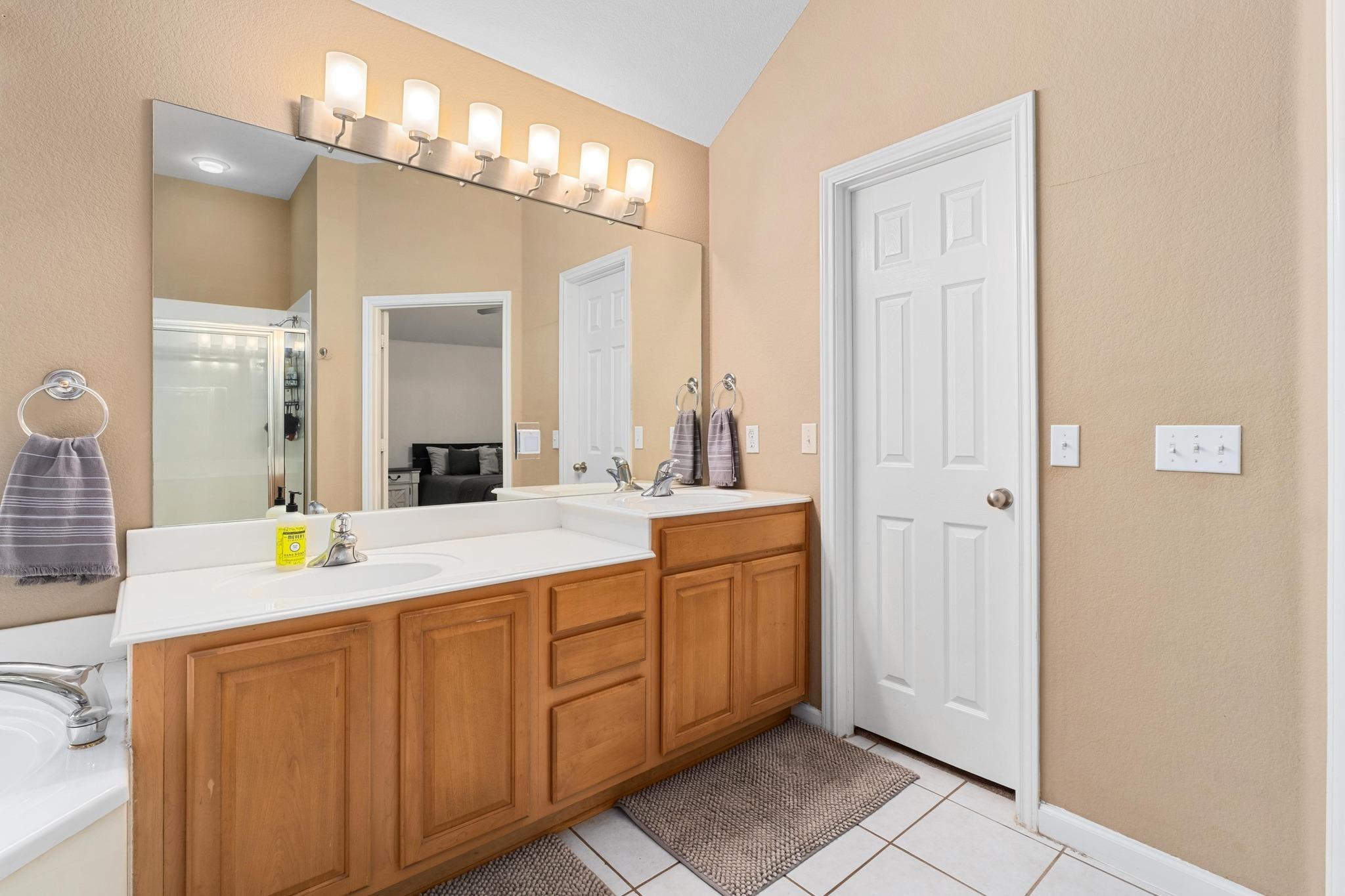 10609 Thoroughbred DR