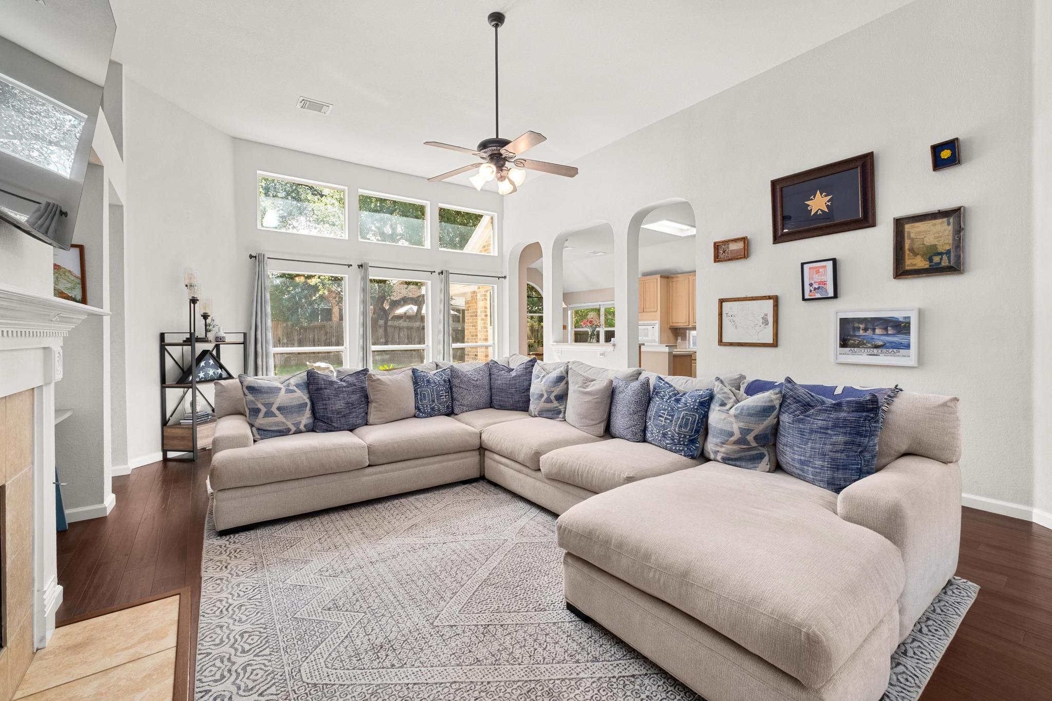 10609 Thoroughbred DR