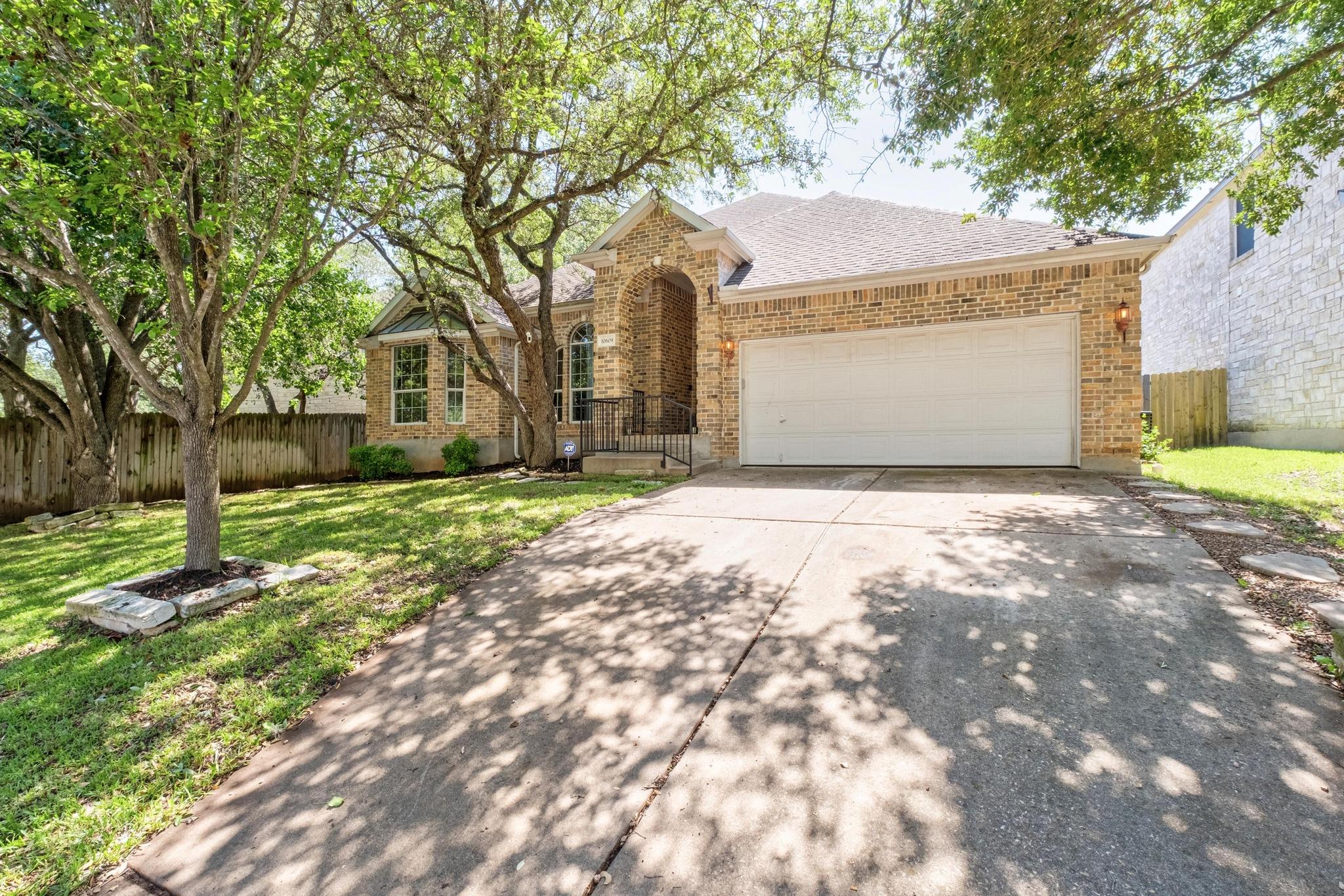 10609 Thoroughbred DR