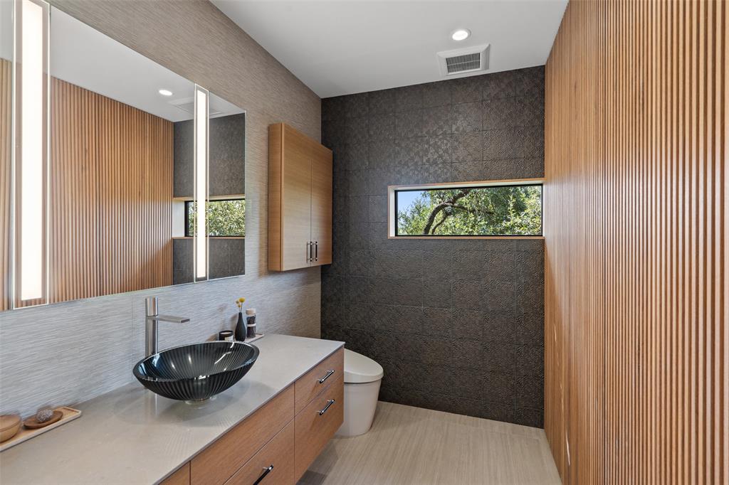 1704 Mount Larson RD