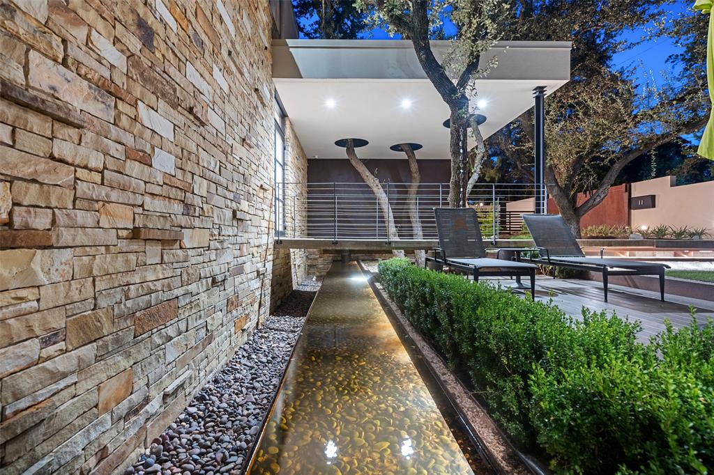 1704 Mount Larson RD