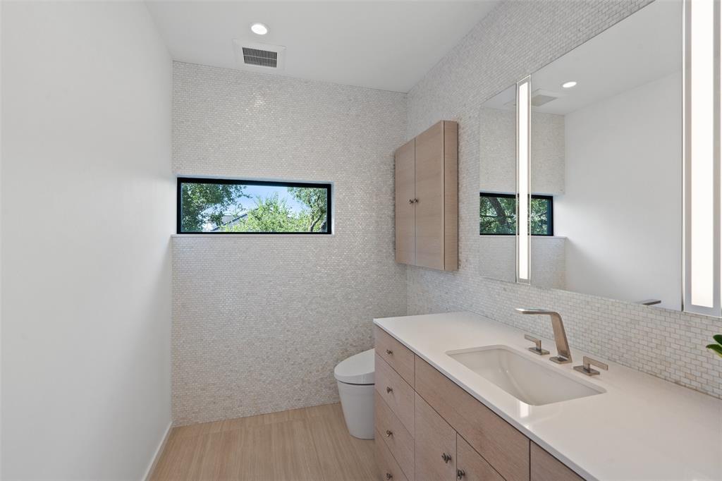 1704 Mount Larson RD