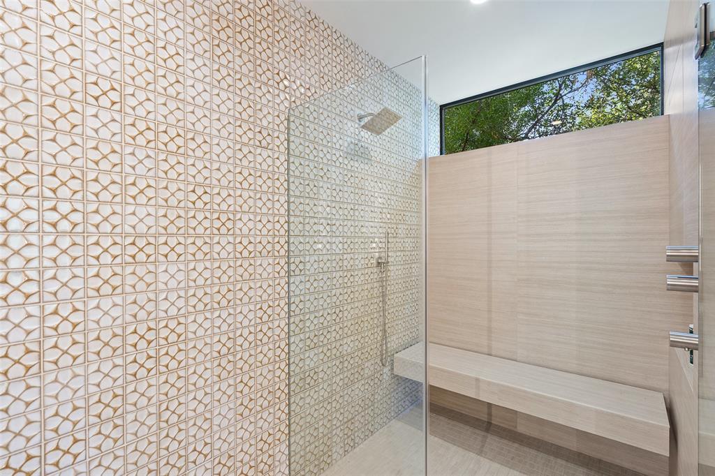 1704 Mount Larson RD