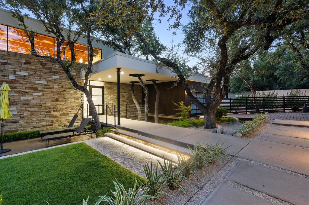 1704 Mount Larson RD