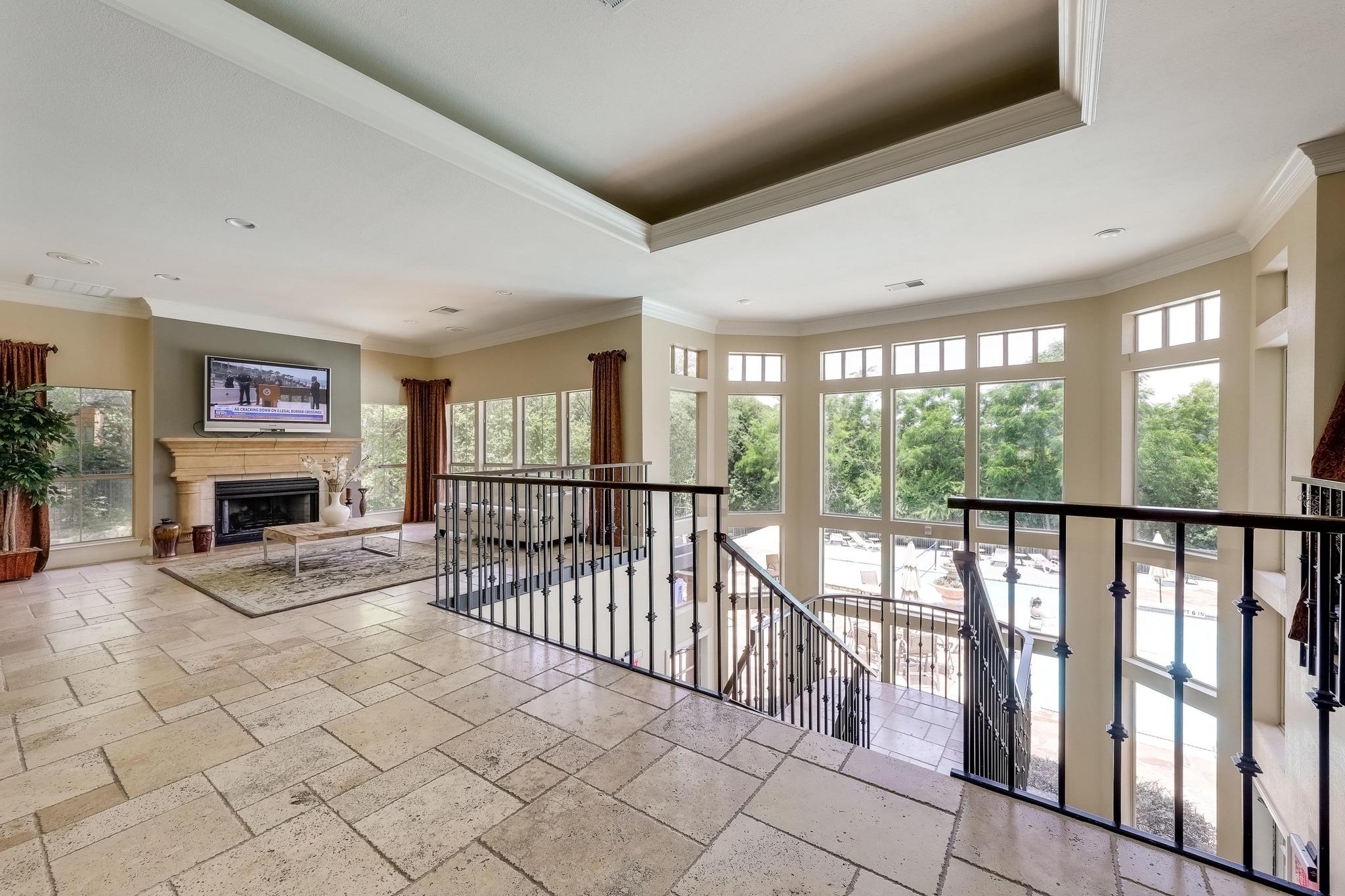 6000 Shepherd Mountain CV # 1703